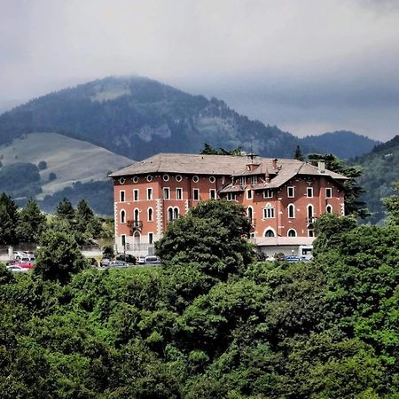 Hotel Stella Alpina Spiazzi Di Caprino Extérieur photo