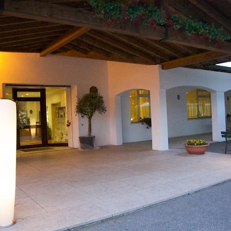 Hotel Stella Alpina Spiazzi Di Caprino Extérieur photo