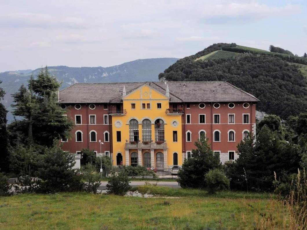 Hotel Stella Alpina Spiazzi Di Caprino Extérieur photo
